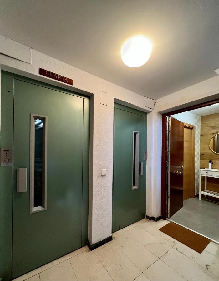 Apartamentos Prestige Suites Malaga I ภายนอก รูปภาพ
